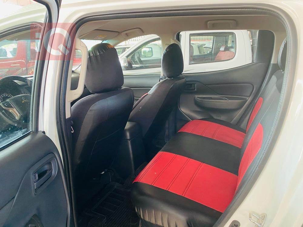 میتسوبیشی L200